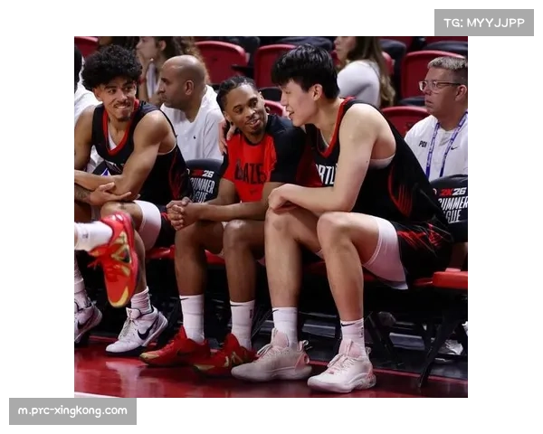 球队对比卢普斯事件发布封口令 媒体见面会临时取消 球队对比卢普斯事件发布封口令 媒体见面会临时取消